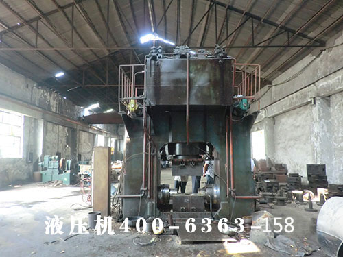 800T內高壓水脹成（chéng）型機